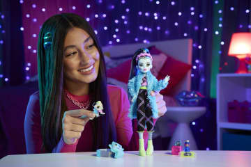 Monster High-Coffret Soirée Pyjama Frankie Stein-Poupée Et Accessoires - Image 2 of 6