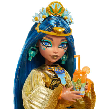 Monster High Monster Fest Cleo De Nile, Bambola Alla Moda Con Outfit Da Festival, Poster Della Band E Accessori