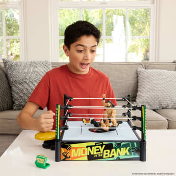 WWE Money in The Bank Cash-in Ring Playset With Accessories, 2 Play Modes, 40+ Sounds & Phrases - Bild 2 von 6