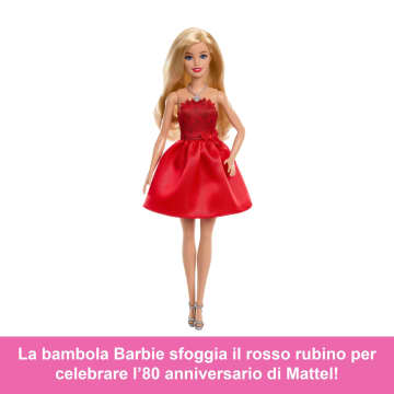 Barbie Mattel 80 Anniversario, Celebrazione in Rosso Rubino, Bambola Alla Moda Che Indossa Un Abito Rosso Con Accessori