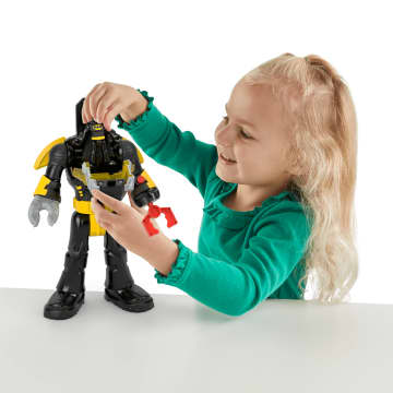 Imaginext DC Super Friends Batman Insider Ve Exo Kostümü, Işıklı Ve Sesli Siyah Robot, 6 Parça - Imagen 2 de 6