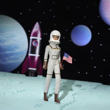 Barbie Signature Astronauta, Bambola Da Collezione Con Tuta Argentata, Stivali Spaziali E Casco