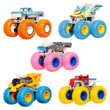 Hot Wheels Monster Trucks, Karanlıkta Parlayan, 1:64 Ölçekli, Metal Oyuncak Araç (Stiller Çeşitlilik Gösterebilir) - Image 2 of 6