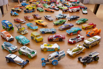 Hot Wheels 20-Car Pack, 20 1:64 Scale Toy Vehicles For Kids 3 Years & Older - Imagen 11 de 12