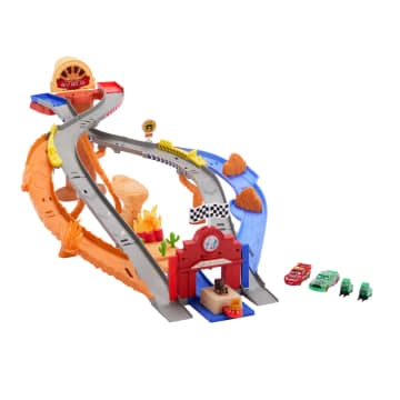 Conjunto Circuito De Carreras De Rescate De La Serie Rescate A Toda Máquina En Radiador Springs De Disney Pixar Cars Con Cuatro Coches De Juguete - Image 5 of 6