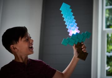 Minecraft-Épée Enchantée En Diamant-Jouet Avec Lumières Et Sons - Imagen 2 de 6