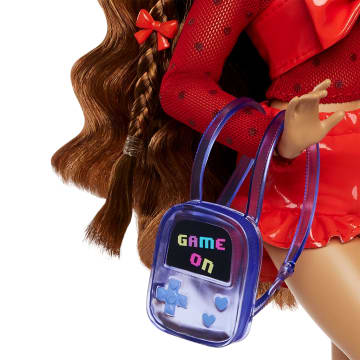 Barbie Rüya Arkadaşlar Teresa Bebek Ve Video Oyunu Temalı 10 Parça Aksesuar - Image 4 of 6
