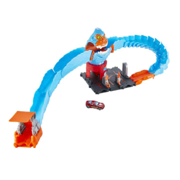 Hot Wheels Wreck & Ride Gorilla Düşman Yaratıklar Oyun Seti Ve 1 Adet Oyuncak Araba