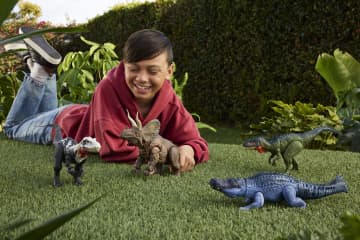 Jurassic World Méga Prédateurs Tyrannotitan Figurine De Dinosaure Avec 2 Coups Dévastateurs Activés Grâce À Sa Queue, Jeu Numérique - Image 2 of 6