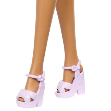 Barbie Fashionistas Puppe Nr. 228 Blinde Barbie-Puppe Mit Pastellfarbenem Outfit, Blindenstock Und Sonnenbrille