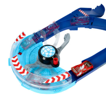 Disney Und Pixar Cars Grc Sprung-Rennstrecke Spielset Mit 2 Spielzeugfahrnzeugen, Darunter Lightning Mcqueen