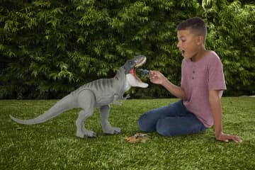 Jurassic World: Die Wiedergeburt Riesendino Tyrannosaurus Rex Actionfigur, T-Rex-Dinosaurierspielzeug, Filmgetreu - Image 2 of 6
