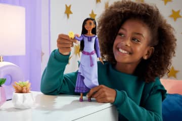 Disney's Wish muzikale Asha van Rosas modepop en sterfiguur