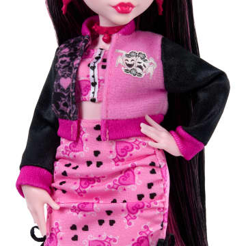 Ceket, Yıllık Ve Film Kulübü Aksesuarlarıyla Monster High Gizemli Yıllık Draculaura Bebek - Imagen 4 de 6