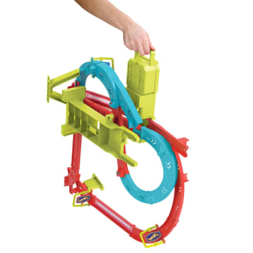 Hot Wheels Neon Yarışlar Çoklu Yarış Heyecanı Pist Seti, 1 Adet Hot Wheels Araba