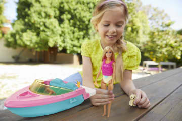 Barbie Barco Para Muñeca Con Chalecos Salvavidas, Perrito De Juguete Y Accesorios, Para Niñas Y Niños +3 Años (Mattel Grg29) - Imagen 2 de 6