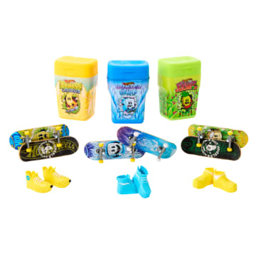 Contenitore Hot Wheels Skate Con 2 Esclusive Tavole E 1 Paio Di Scarpine Da Skate Rimovibili Nella Custodia