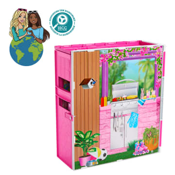 Barbie Νέο Σπιτάκι - Βαλιτσάκι, Σετ Με 4 Χώρους Παιχνιδιού Και 11 Αξεσουάρ Διακόσμησης
