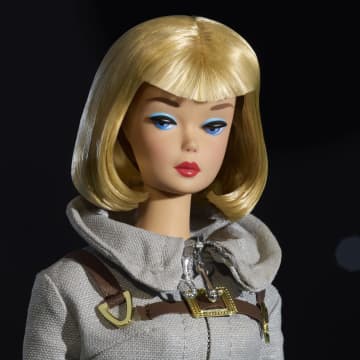 Barbie Signature Astronauta, Bambola Da Collezione Con Tuta Argentata, Stivali Spaziali E Casco