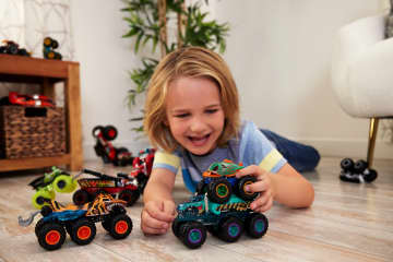 Hot Wheels Monster Trucks 6-kołowa ciężarówka 1:64 Asortyment - Image 2 of 6