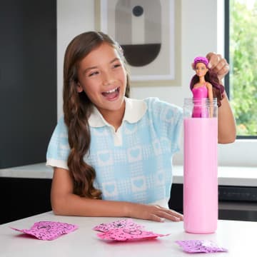 Barbie Color Reveal Serie Ballerina, Bambola E Accessori Con 6 Sorprese Ispirate Al Balletcore (I Modelli Possono Variare)