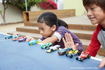 Hot Wheels 20-Car Pack, 20 1:64 Scale Toy Vehicles For Kids 3 Years & Older - Imagen 9 de 12