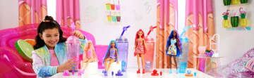 Muñeca Barbie Pop Reveal De La Colección Aroma De Frutas, Incluye Ocho Sorpresas, Entre Las Que Se Incluyen Una Mascota, Slime, Muñecas Perfumadas Y Función De Cambio De Color