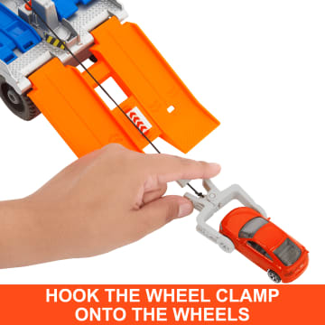 Matchbox Action Driver Tow & Repair Truck With 1:64 Scale Car - Image 2 of 5