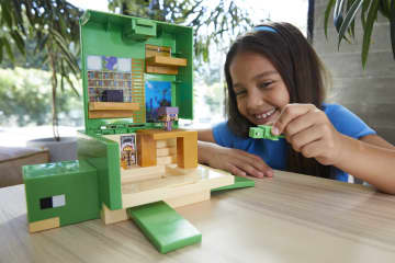 Minecraft Transforming Turtle Hideout Playset