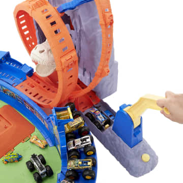 Hot Wheels® Monster Trucks Πίστα Ηφαίστειο με T-Rex - Image 3 of 6