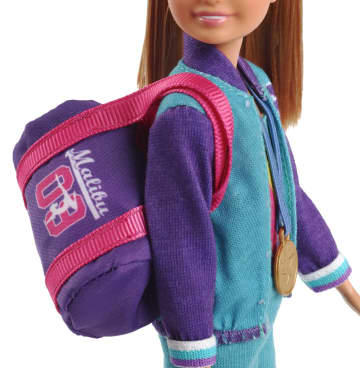 Muñeca y accesorios Team Stacie de Barbie - Image 7 of 9