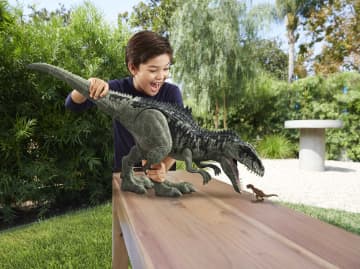 Jurassic World Super Colossal Giant Dino