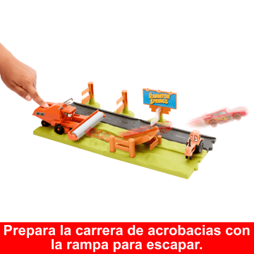 Disney Pixar Cars Pista Para Coches De Juguete Con Personajes Y Accesorios Huida De Frank - Image 4 of 6