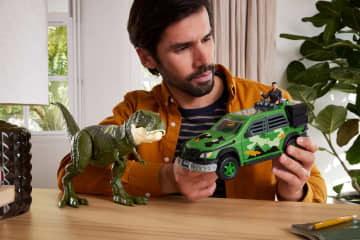 JURASSIC WORLD LEGACY COLLECTION TYRANNOSAURUS REX AMBUSH Pack - Image 2 of 6