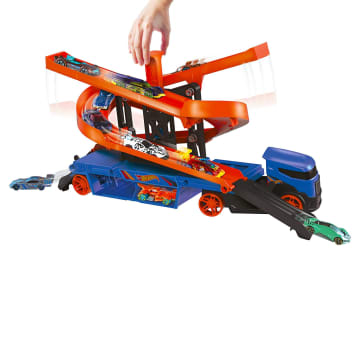 Hot Wheels Lift & Launch Hauler - Image 3 of 6