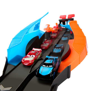 Conjunto De Juego Pista Brillante Lanzamiento Por Carriles Cruzados Glow Racers De Disney Y Pixar Cars Con Dos Coches De Juguete Que Brillan En La Oscuridad