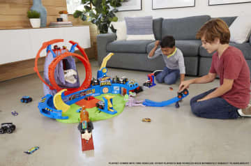 Набор игровой Hot Wheels Монстр-трак Вулкан Арена