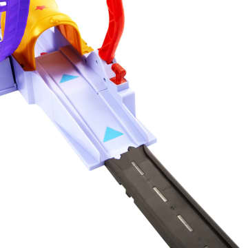 Disney and Pixar Cars Showtime Loop Playset
