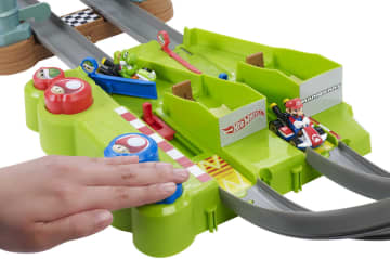 Hot Wheels Mario Kart Circuit Track Set