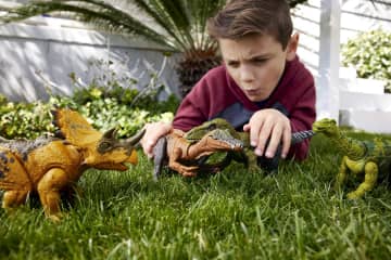 Jurassic World Wild Brullende Orkoraptor, Dinospeelgoedfiguur Met Geluid