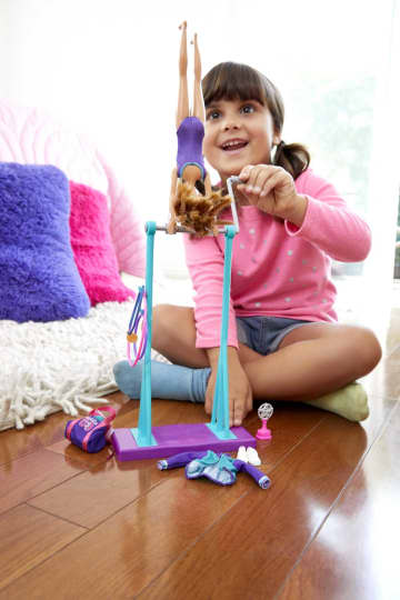 Muñeca y accesorios Team Stacie de Barbie