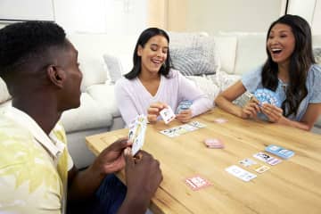 Mattel Games - Objectif Sieste ! - Jeu de cartes Procrastination - Jeu de société Famille - 7 ans et +