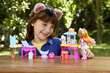 Enchantimals - Poupée Et Coffret Bêtes Citadines Cabinet Du Docteur Chat - Mini Poupée - 4 Ans Et + - Image 2 of 6
