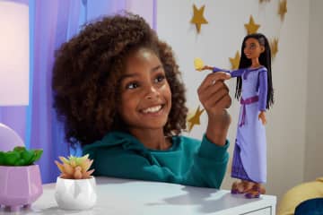 Disney's Wish Singing Asha Of Rosas Fashion Doll & Star Figure, Posable With Removable Outfit (English) - Image 2 of 6