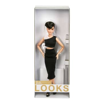 Кукла Barbie из серии Looks Азиатка