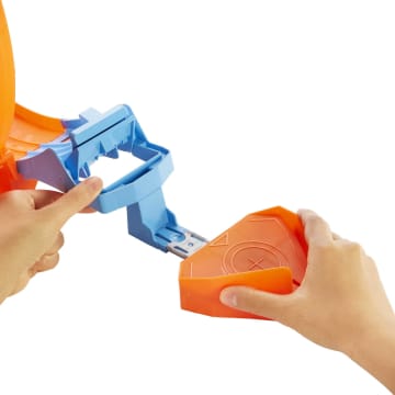 Hot Wheels Loop Stunt Champion Track Set