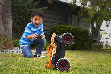 Hot Wheels – Monster Trucks Véhicule Radiocommandé L’Inarrêtable Tiger Shark - Image 2 of 7