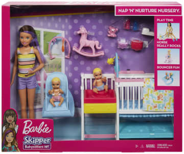 Muñecas y conjunto Nap ‘n' Nurture Nursery de Skipper Canguro de bebés de Barbie
