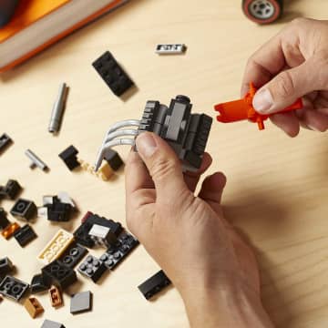 Конструктор Mega Construx Hot Wheels коллекционный Уличный гонщик