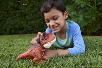 Jurassic World Wild Chompin' Carnotaurus Toro - Image 2 of 6